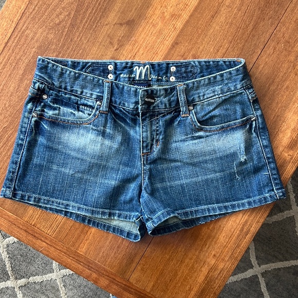 Madison Denim Co Jean Shorts 7/8 - Picture 2 of 7